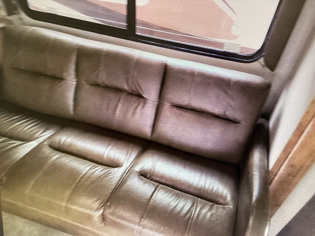 2020 Ford Econoline Image 10