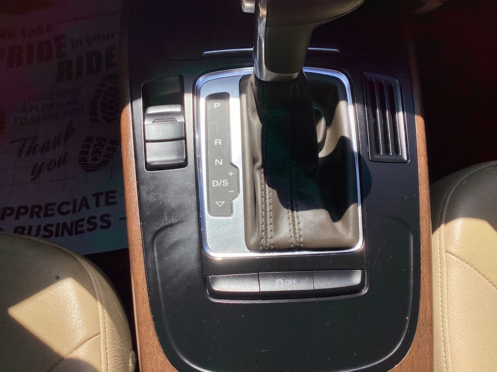 2015 Audi A4 Image 18