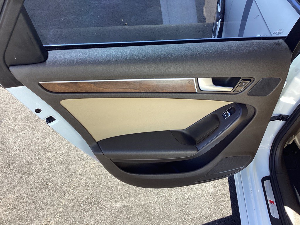 2015 Audi A4 Image 25