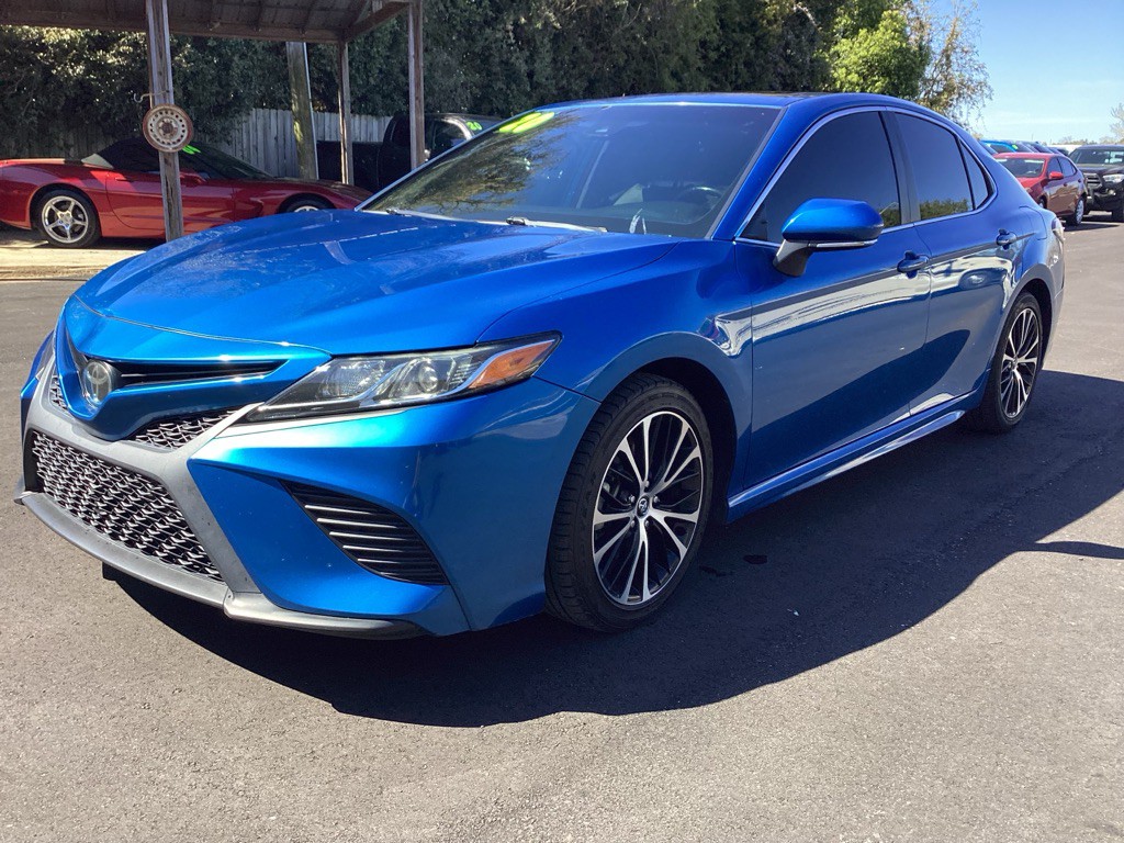2020 Toyota Camry Image 3
