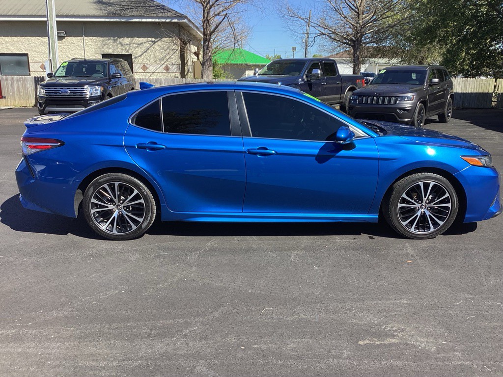 2020 Toyota Camry Image 8