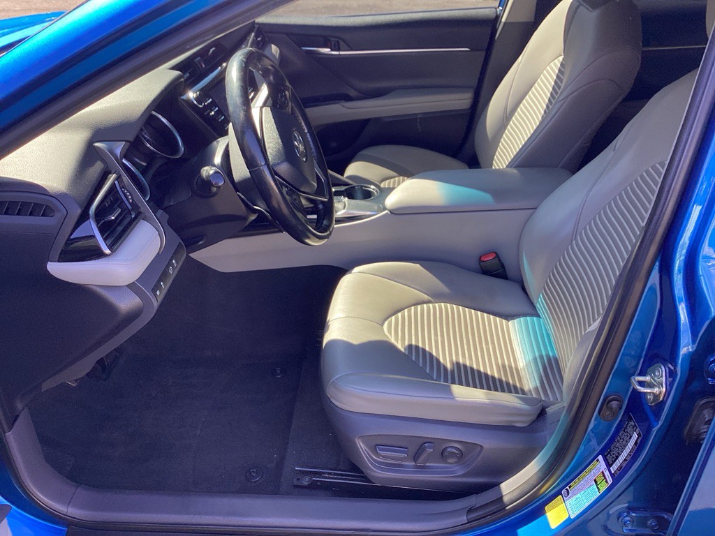 2020 Toyota Camry Image 9