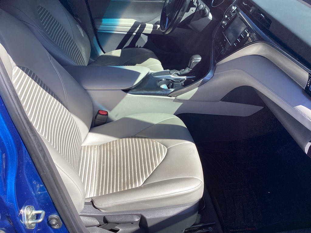 2020 Toyota Camry Image 10