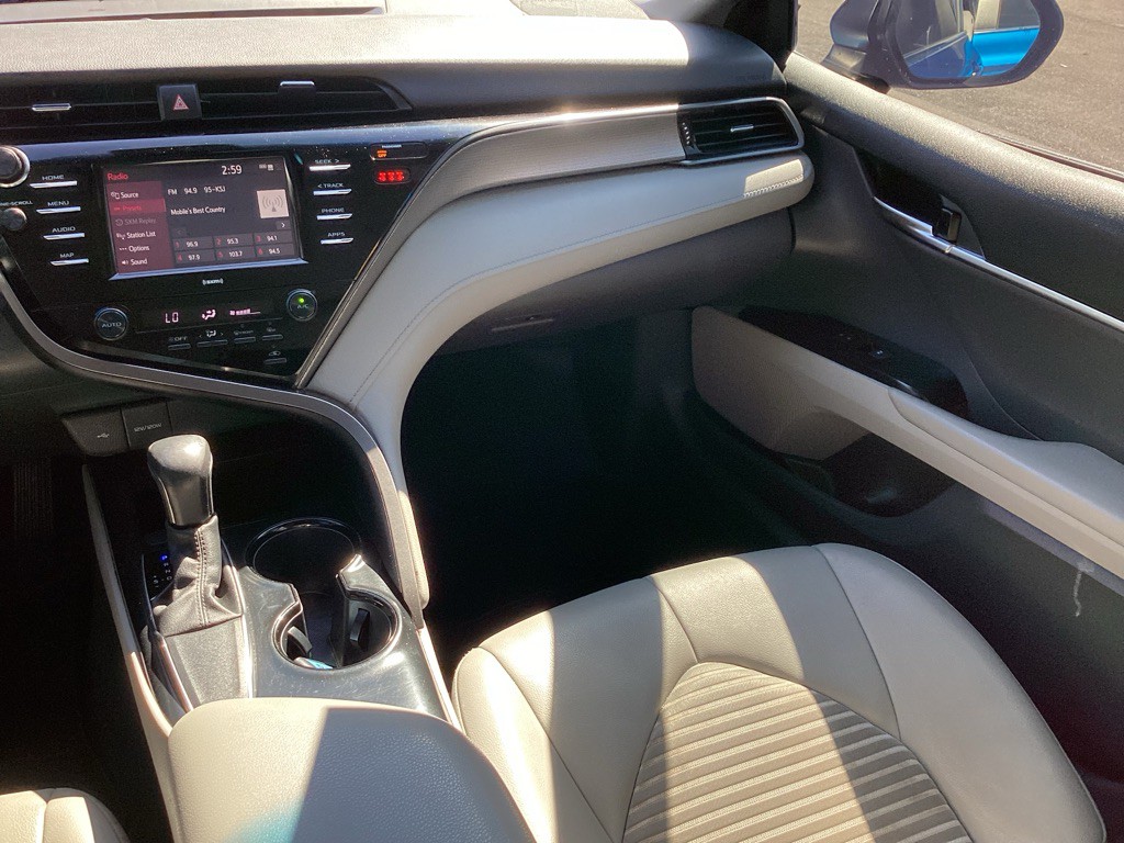 2020 Toyota Camry Image 15