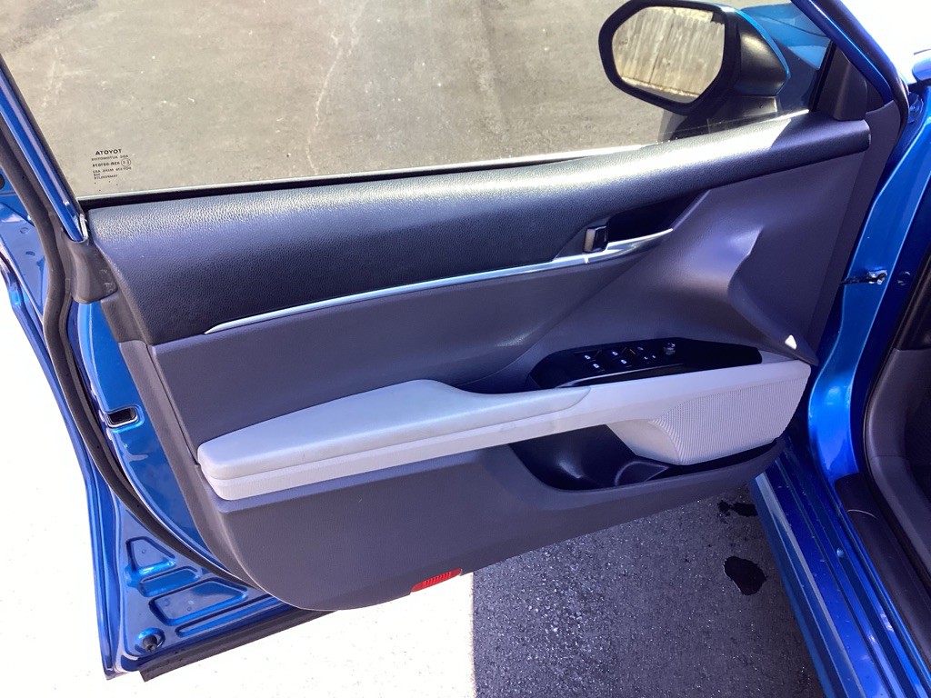 2020 Toyota Camry Image 21