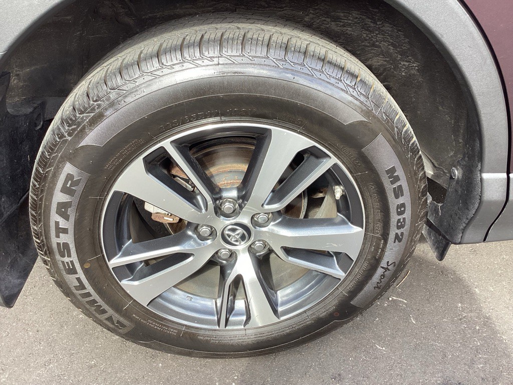 2017 Toyota Rav4 Image 21