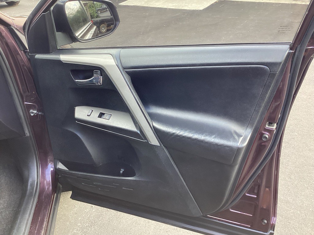 2017 Toyota Rav4 Image 24