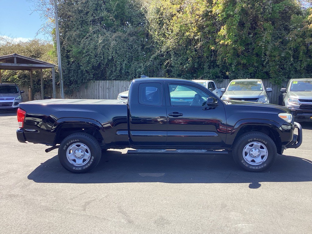 2016 Toyota Tacoma Image 8