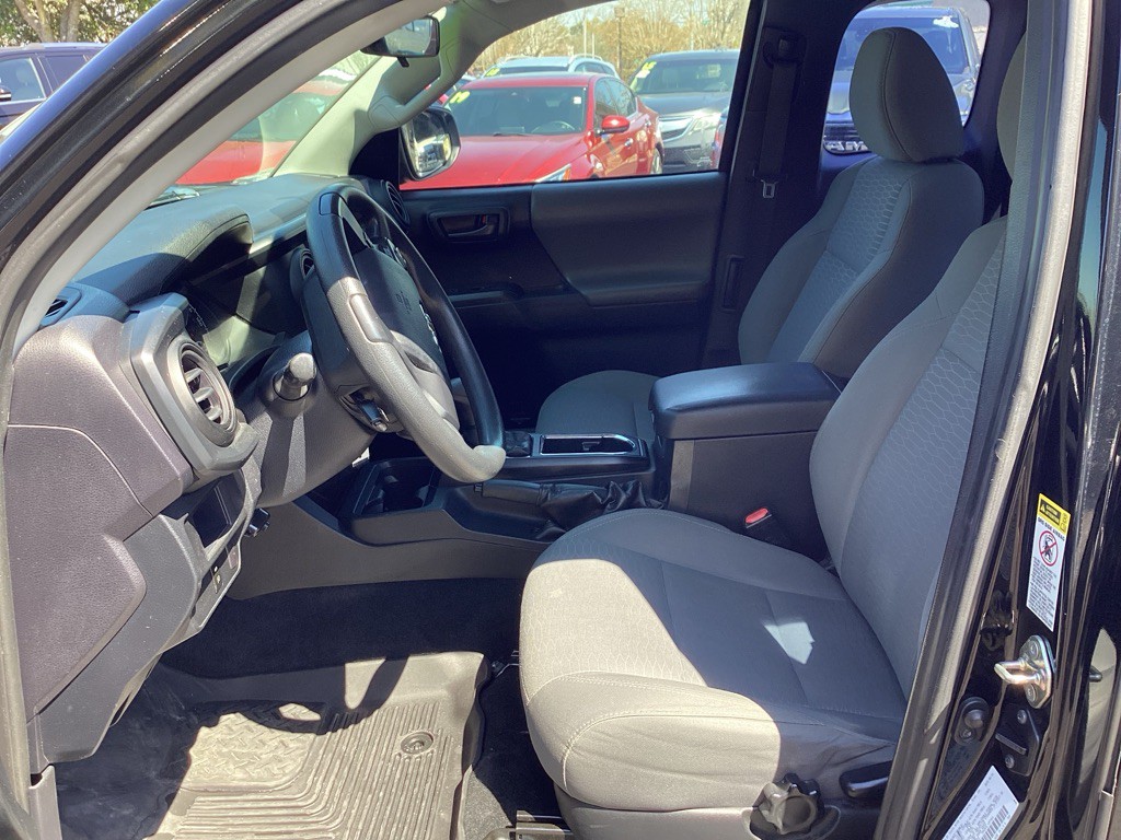 2016 Toyota Tacoma Image 10