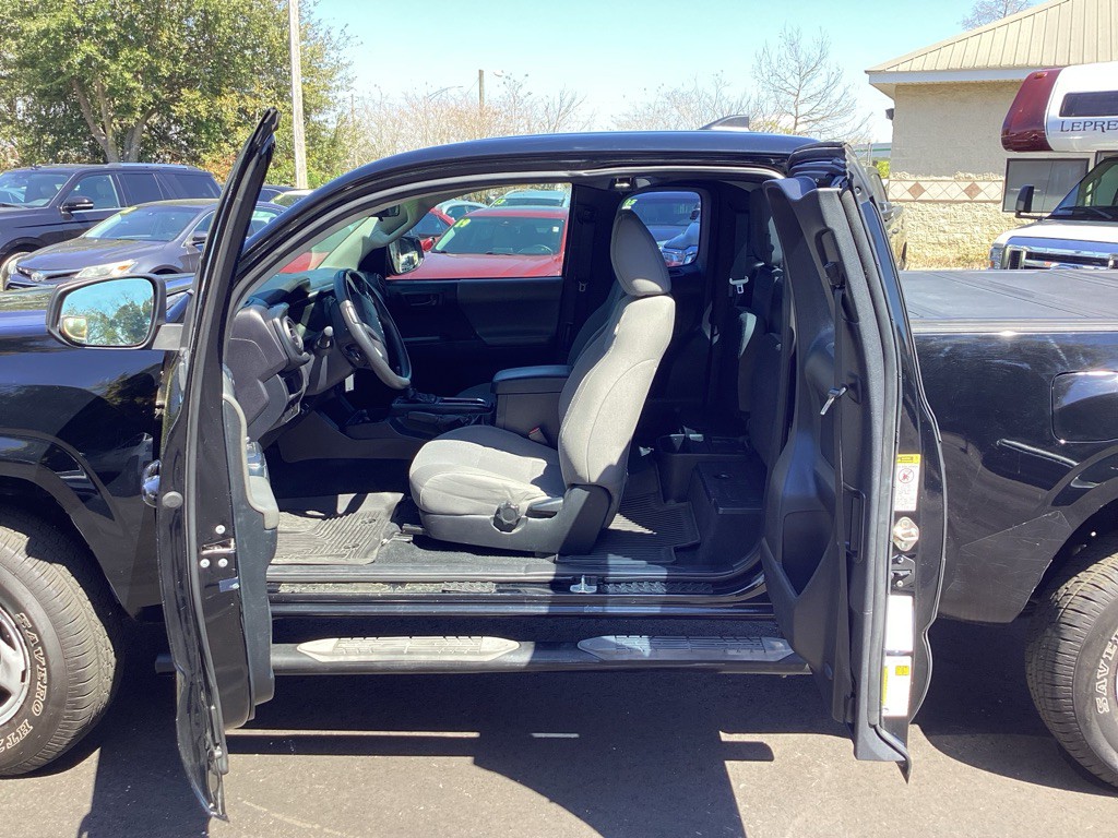 2016 Toyota Tacoma Image 12