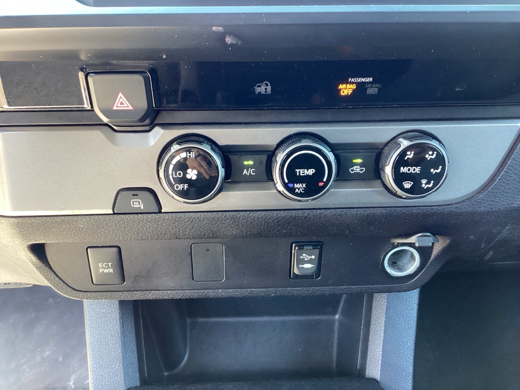 2016 Toyota Tacoma Image 20