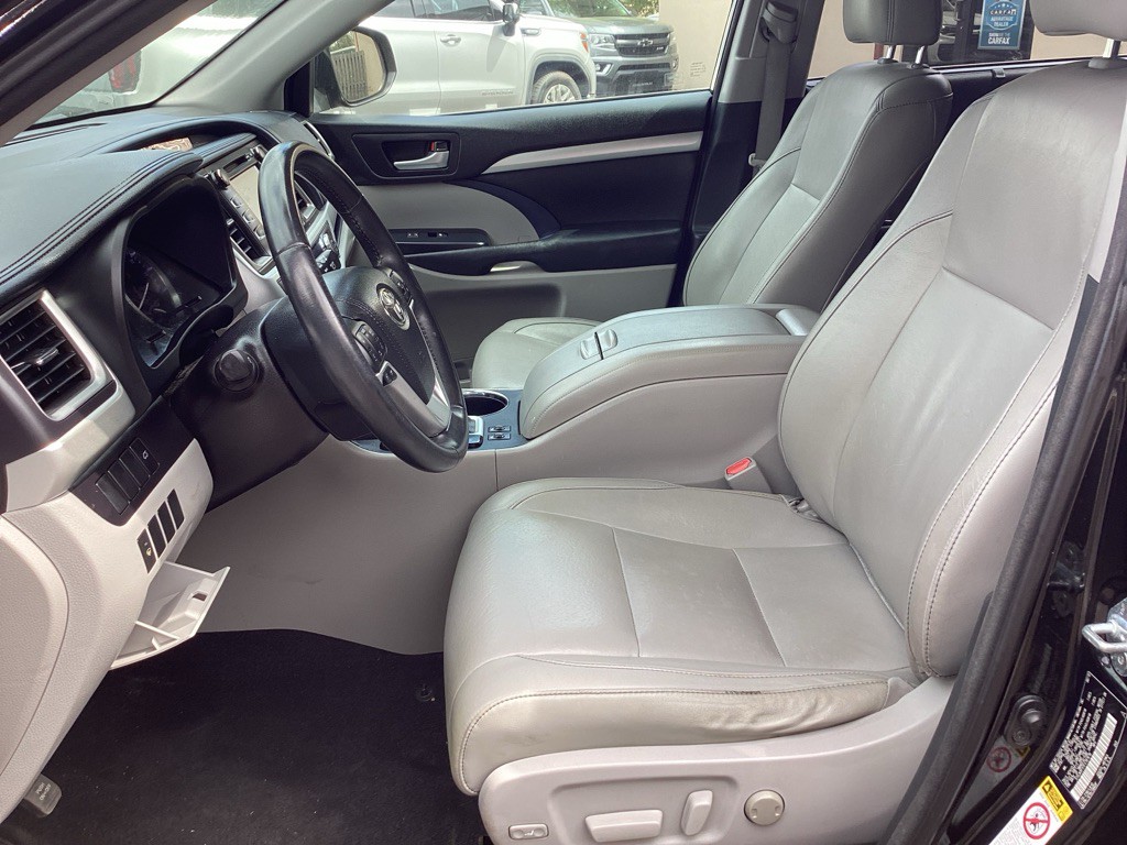 2015 Toyota Highlander Image 9