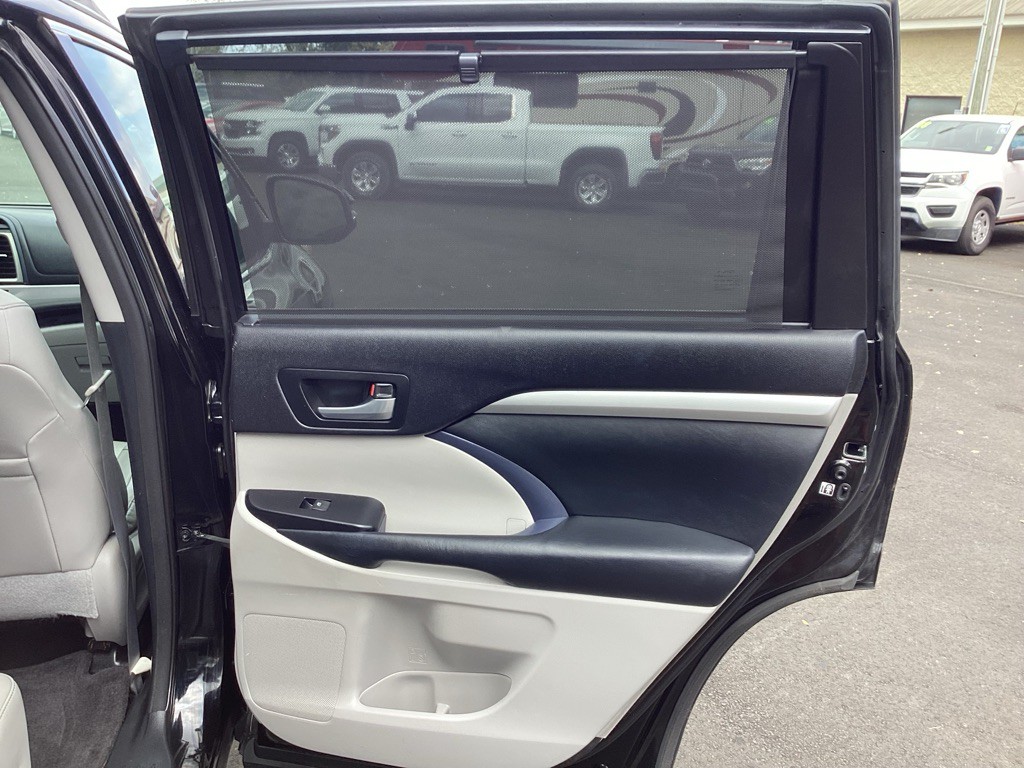 2015 Toyota Highlander Image 14