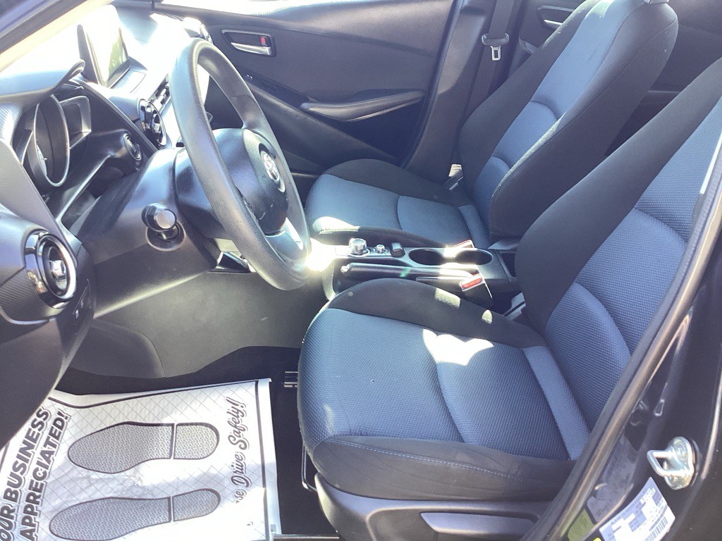 2018 Toyota Yaris Image 8