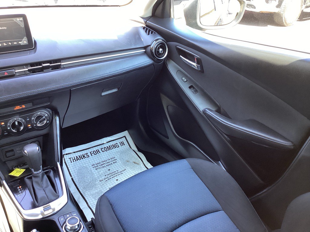 2018 Toyota Yaris Image 16