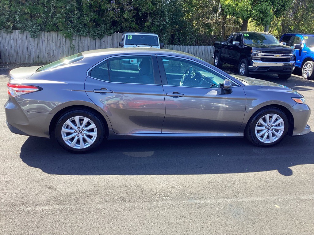 2018 Toyota Camry Image 8