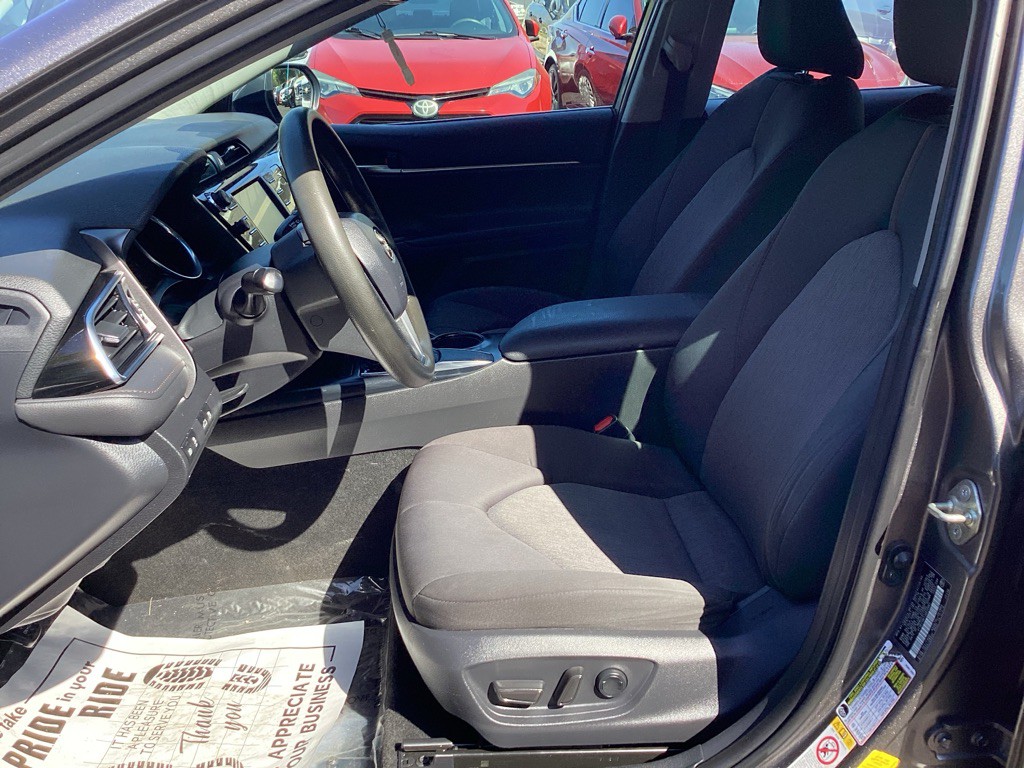 2018 Toyota Camry Image 9