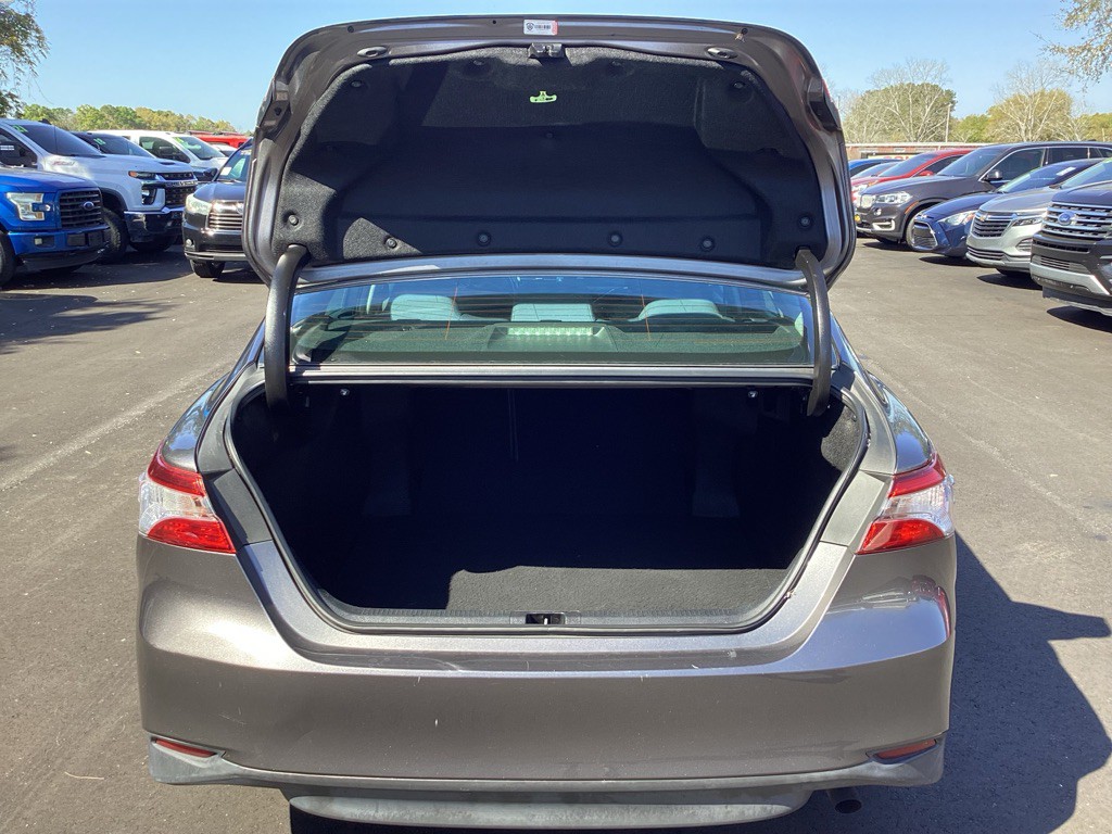 2018 Toyota Camry Image 13