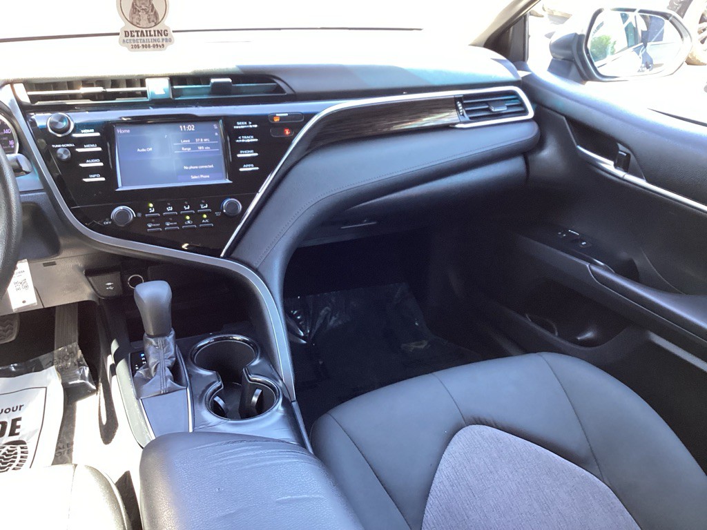 2018 Toyota Camry Image 16