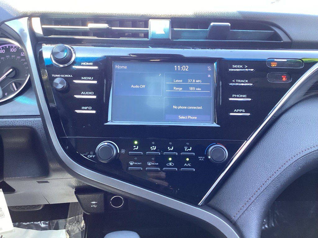 2018 Toyota Camry Image 17