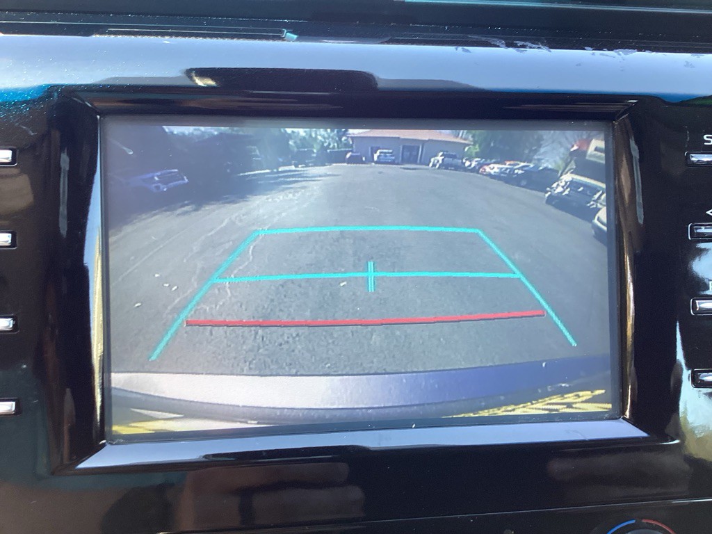 2018 Toyota Camry Image 19