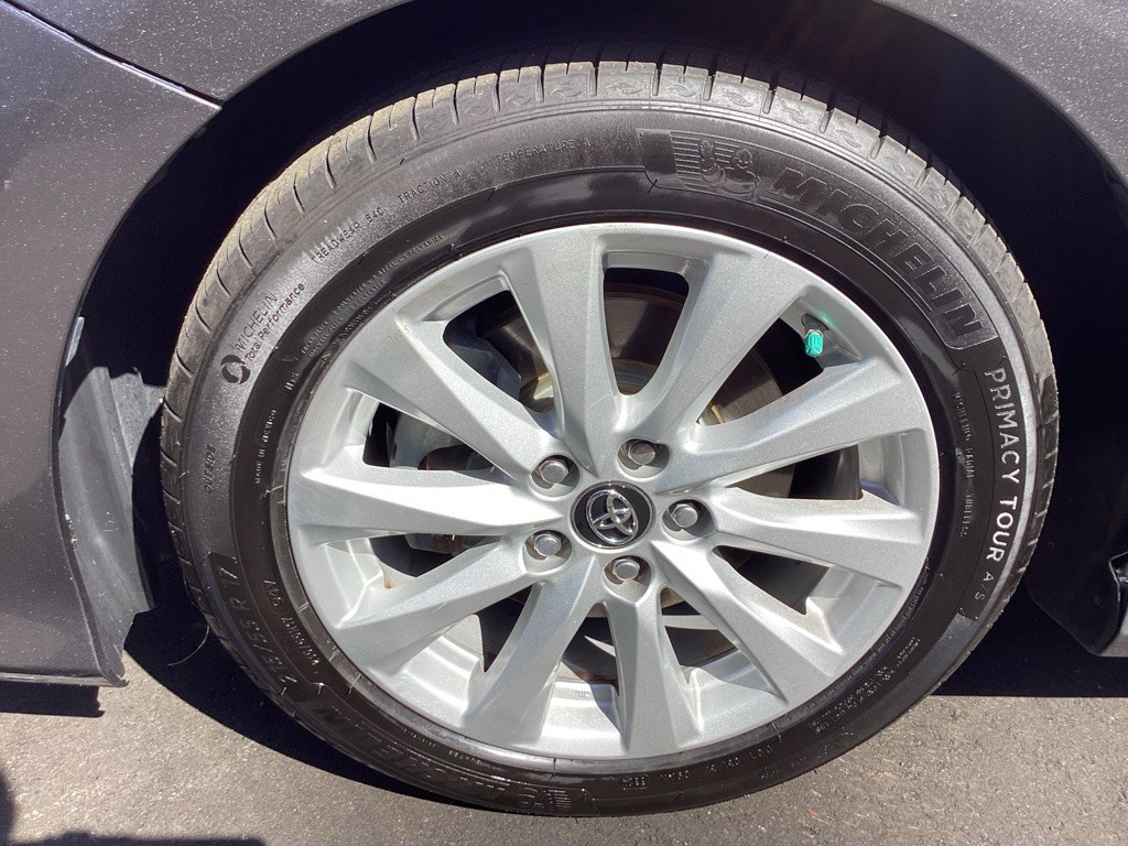 2018 Toyota Camry Image 21