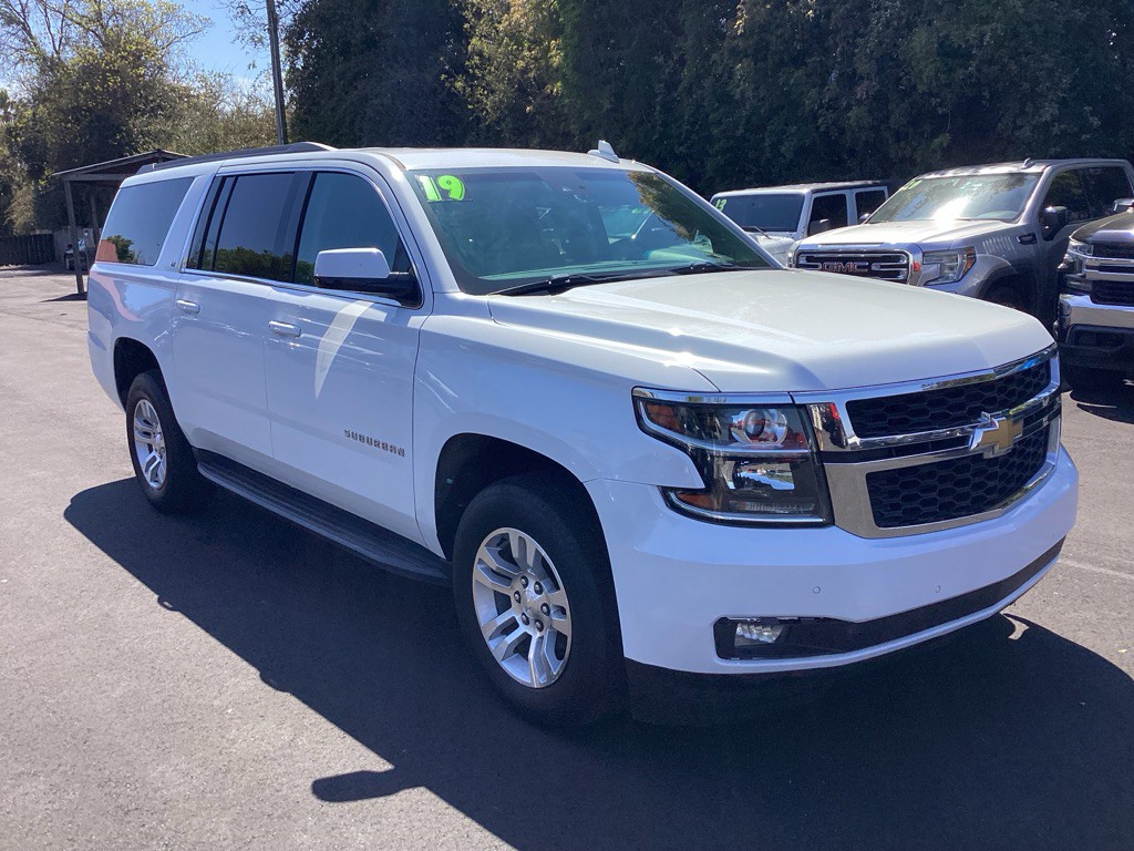 2019 Chevrolet Suburban Image 1