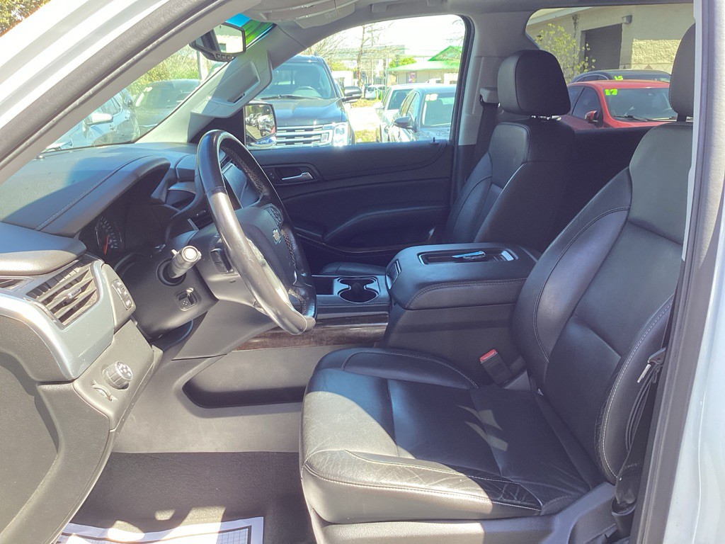 2019 Chevrolet Suburban Image 9