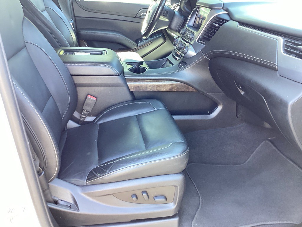 2019 Chevrolet Suburban Image 10