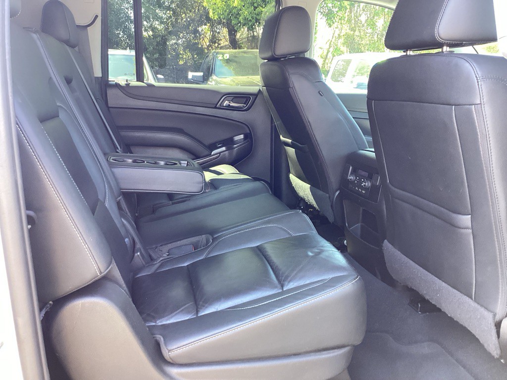 2019 Chevrolet Suburban Image 11