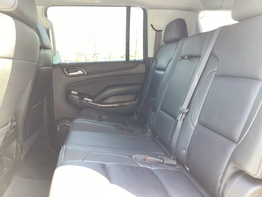2019 Chevrolet Suburban Image 12