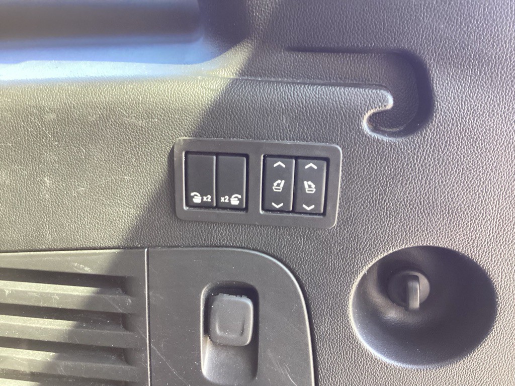 2019 Chevrolet Suburban Image 16