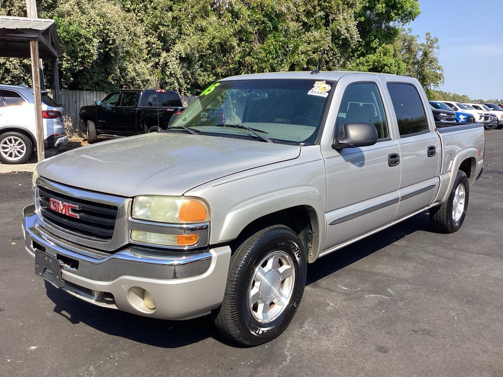 2005 GMC Sierra Image 3