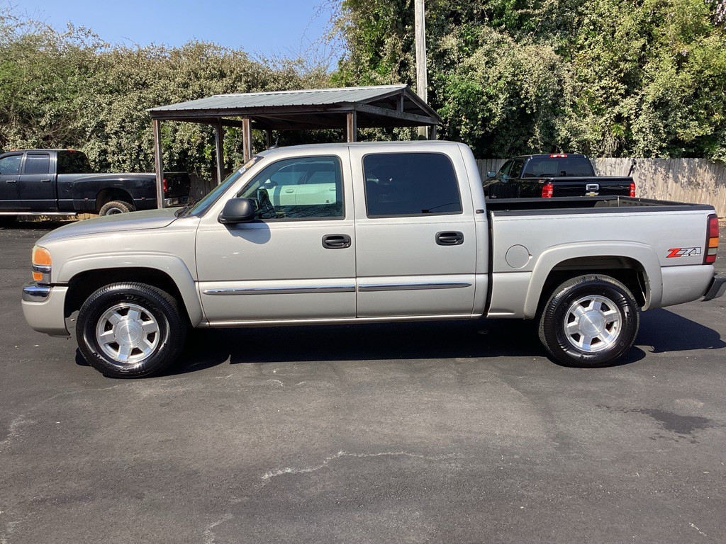 2005 GMC Sierra Image 4