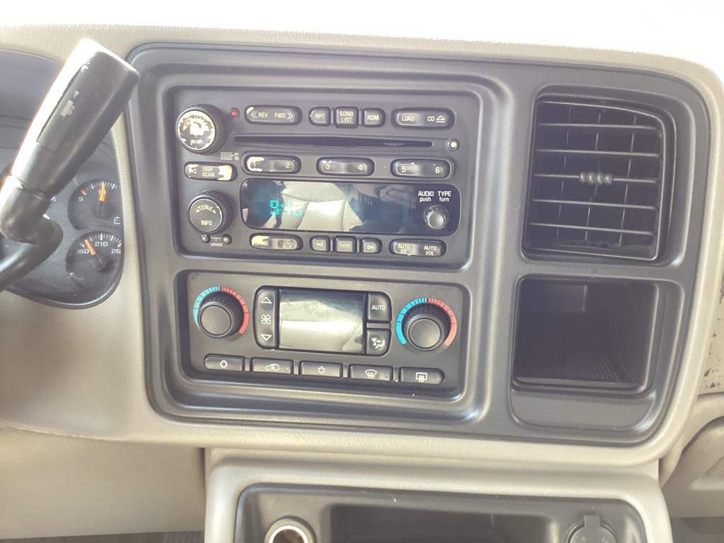 2005 GMC Sierra Image 16