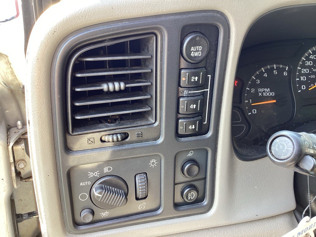 2005 GMC Sierra Image 18