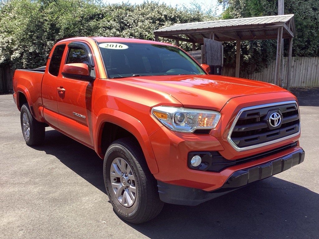 2016 Toyota Tacoma Image 1