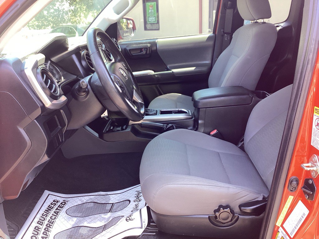 2016 Toyota Tacoma Image 9