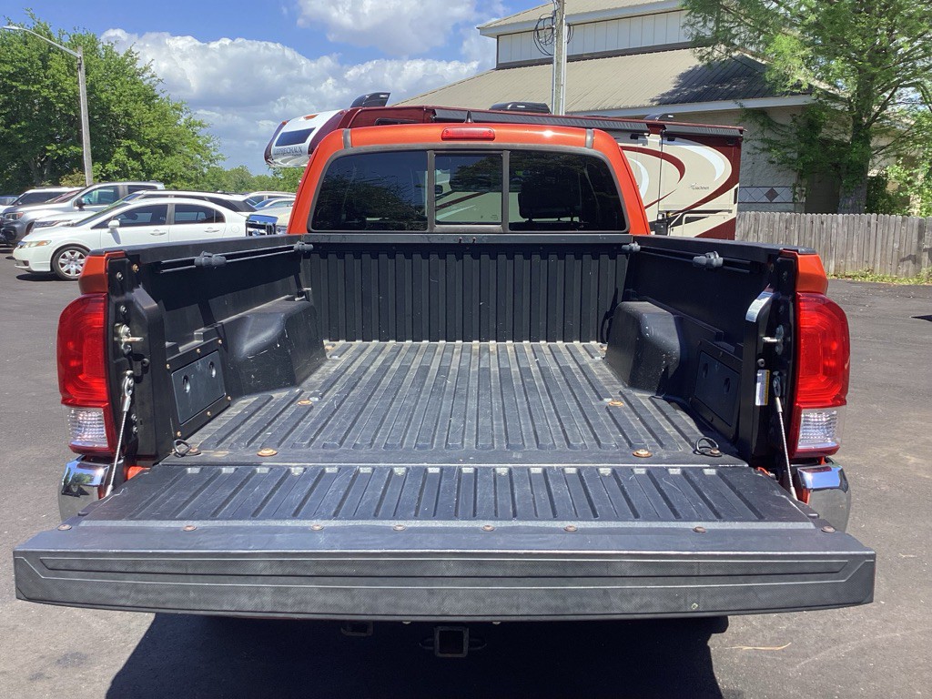 2016 Toyota Tacoma Image 13