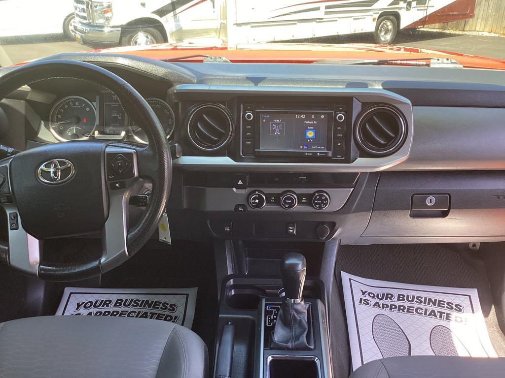 2016 Toyota Tacoma Image 14