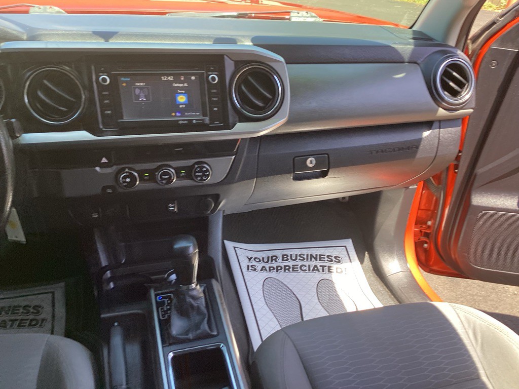 2016 Toyota Tacoma Image 15