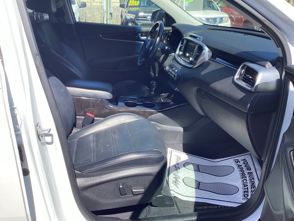 2017 Kia Sorento Image 10