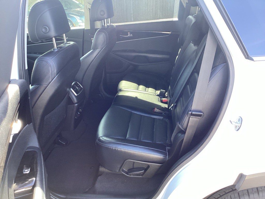 2017 Kia Sorento Image 11