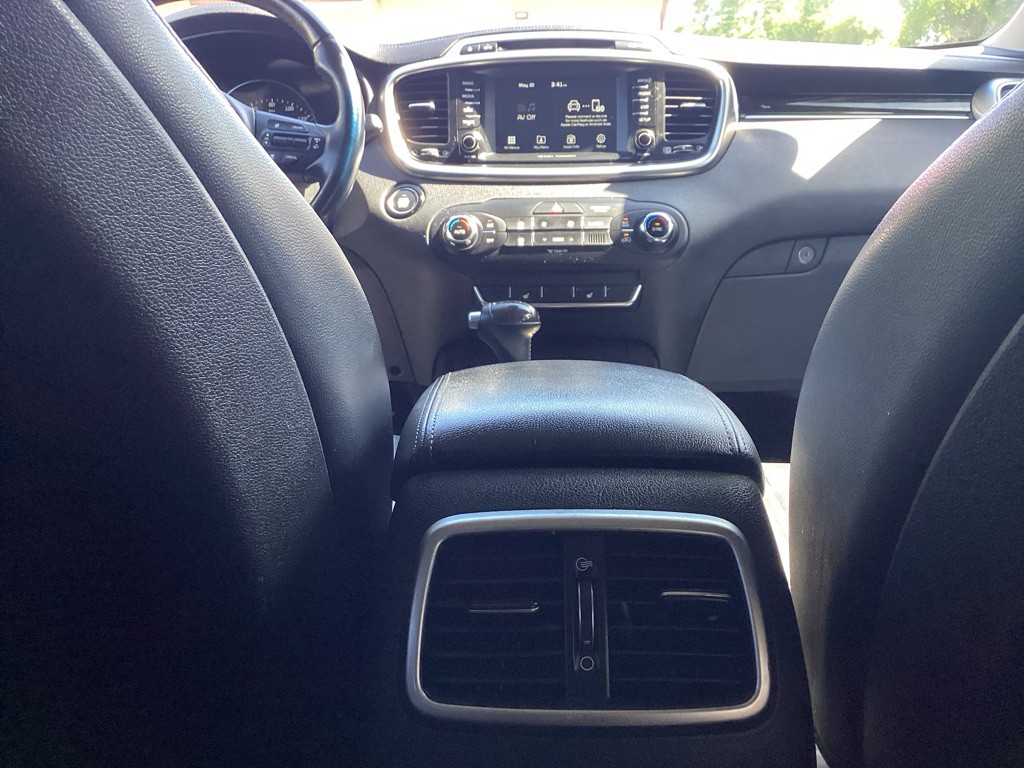 2017 Kia Sorento Image 13