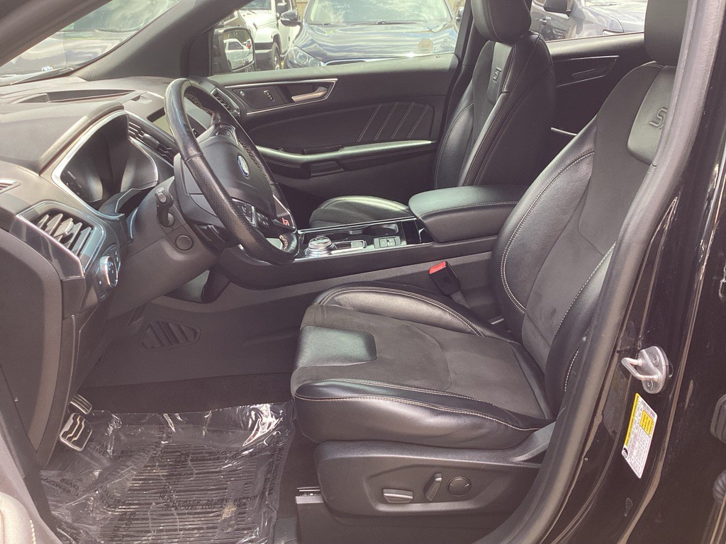 2020 Ford Edge Image 9