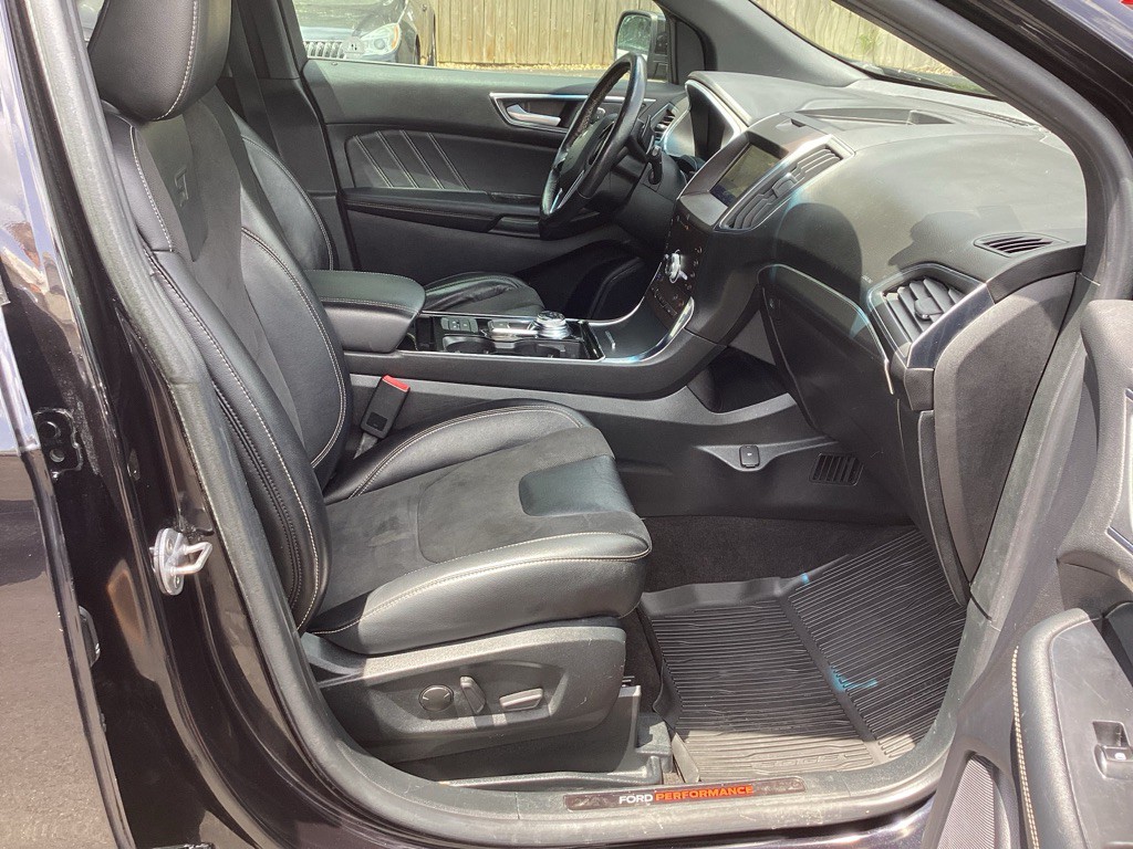 2020 Ford Edge Image 10