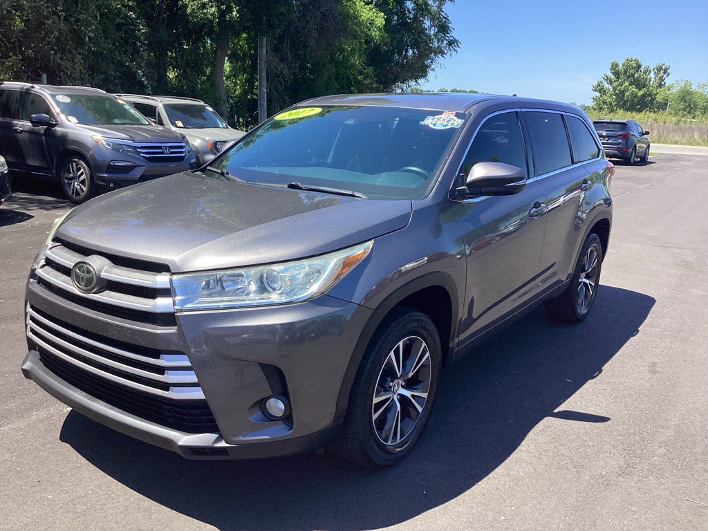 2017 Toyota Highlander Image 3