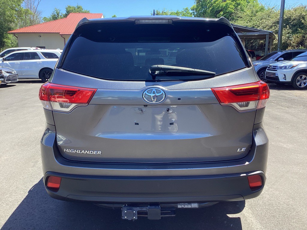 2017 Toyota Highlander Image 6