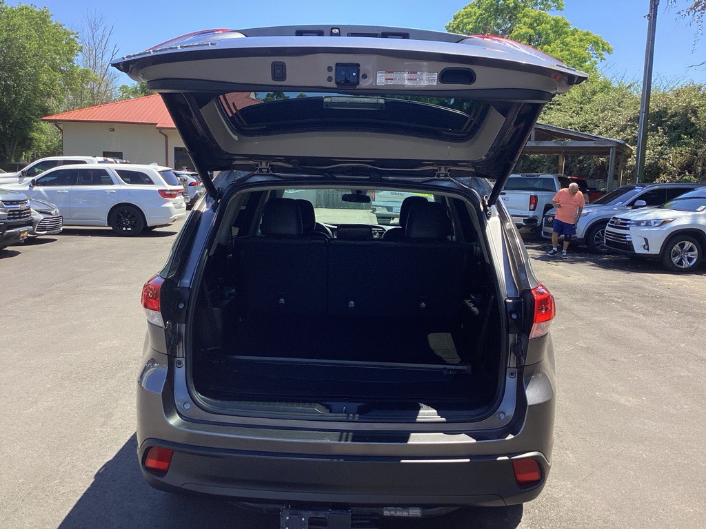 2017 Toyota Highlander Image 13