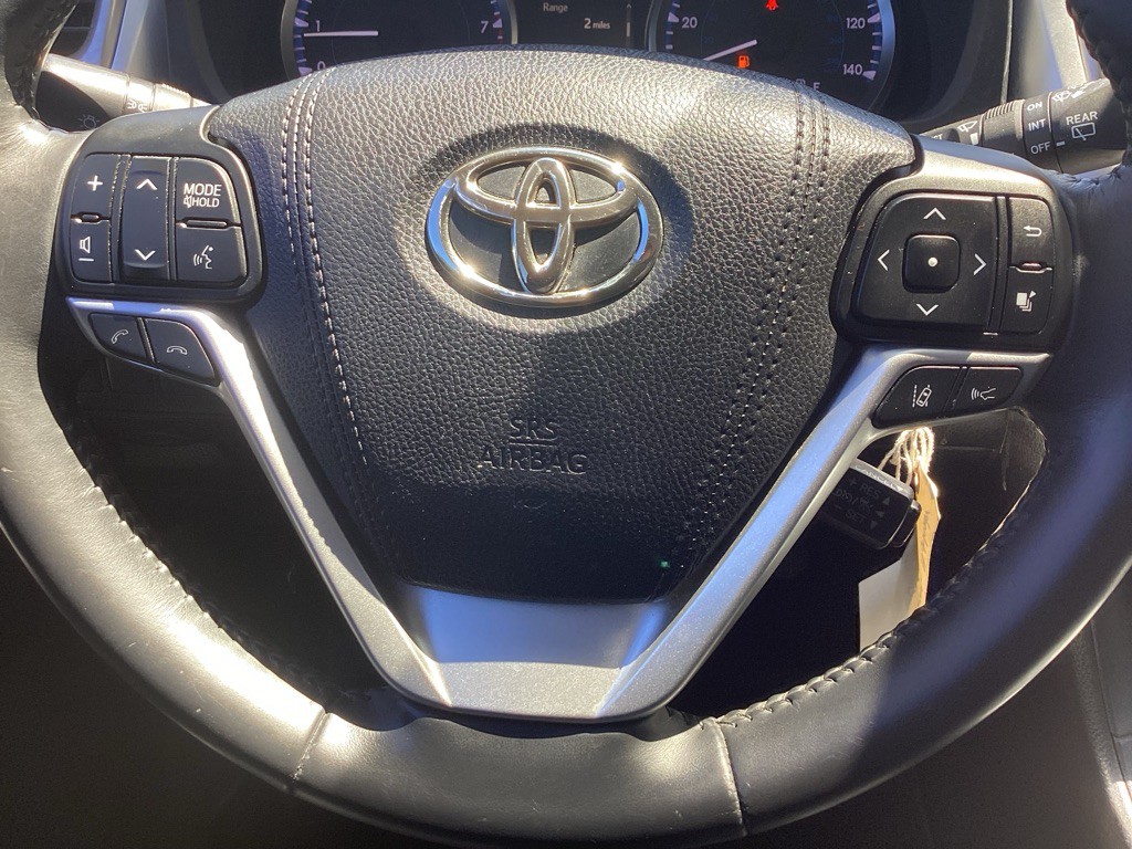2017 Toyota Highlander Image 18